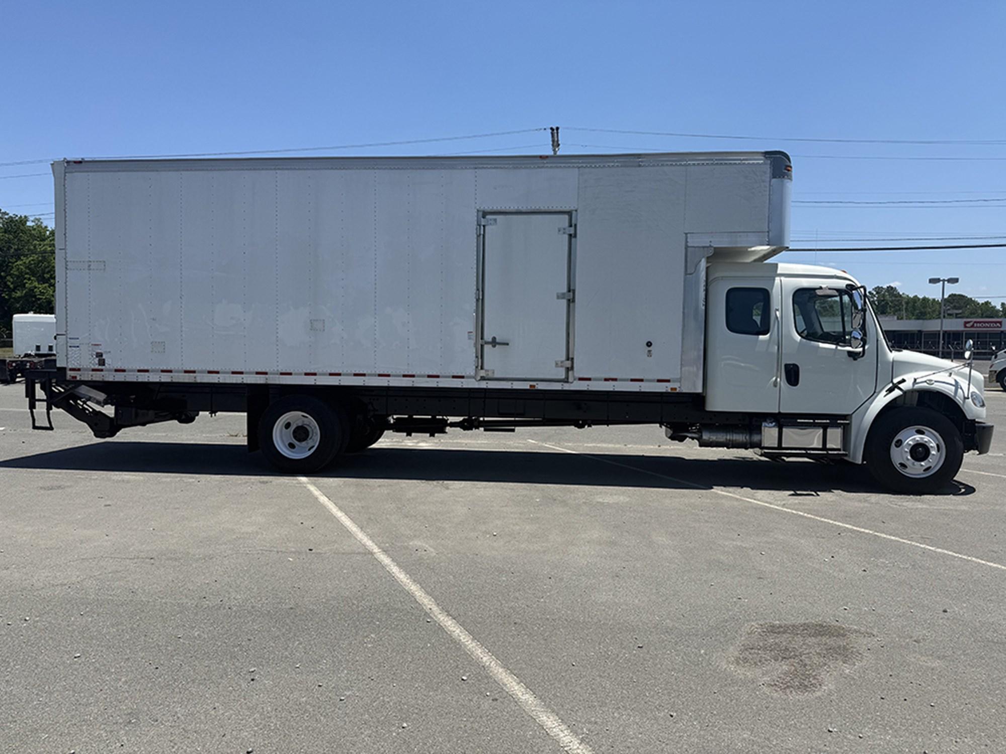 2019 Freightliner eM2 — photo 3