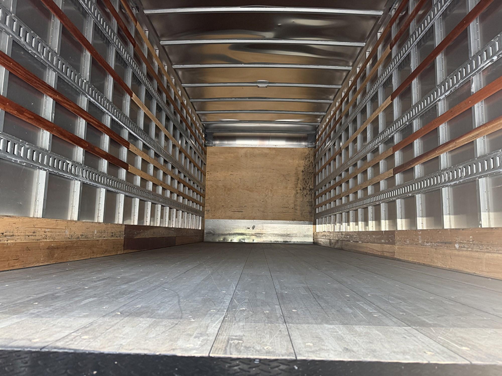 2018 Freightliner eM2 — photo 6