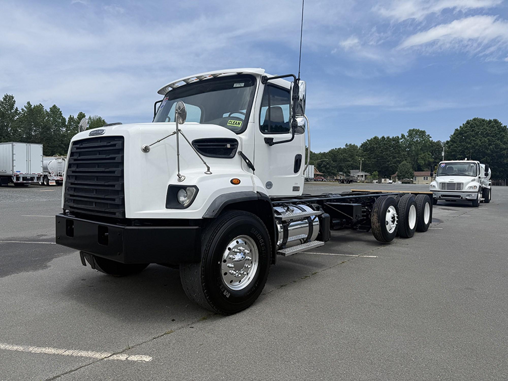 2016 Freightliner 108SD