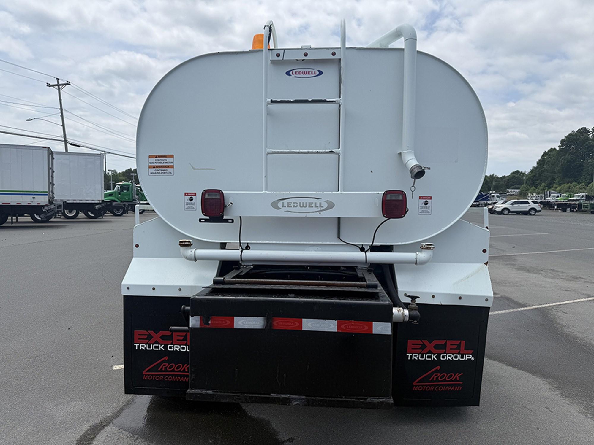 2022 Freightliner eM2 — photo 5