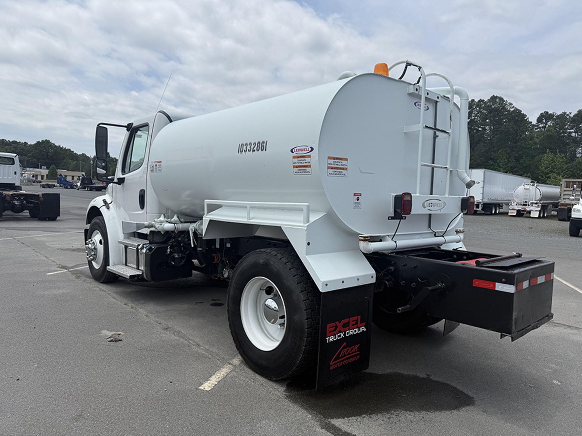 2022 Freightliner eM2 — photo 6