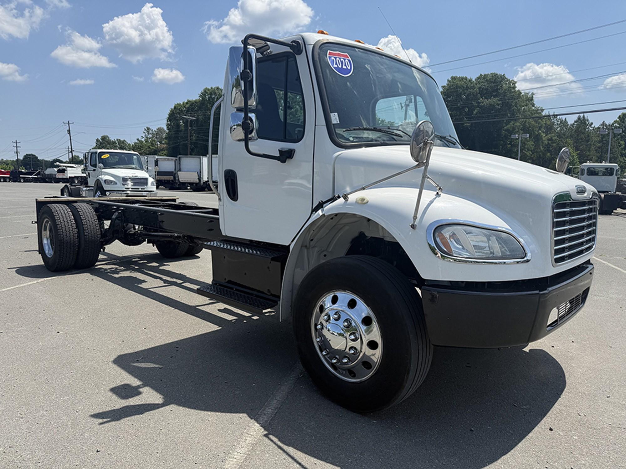 2020 Freightliner eM2 — photo 2