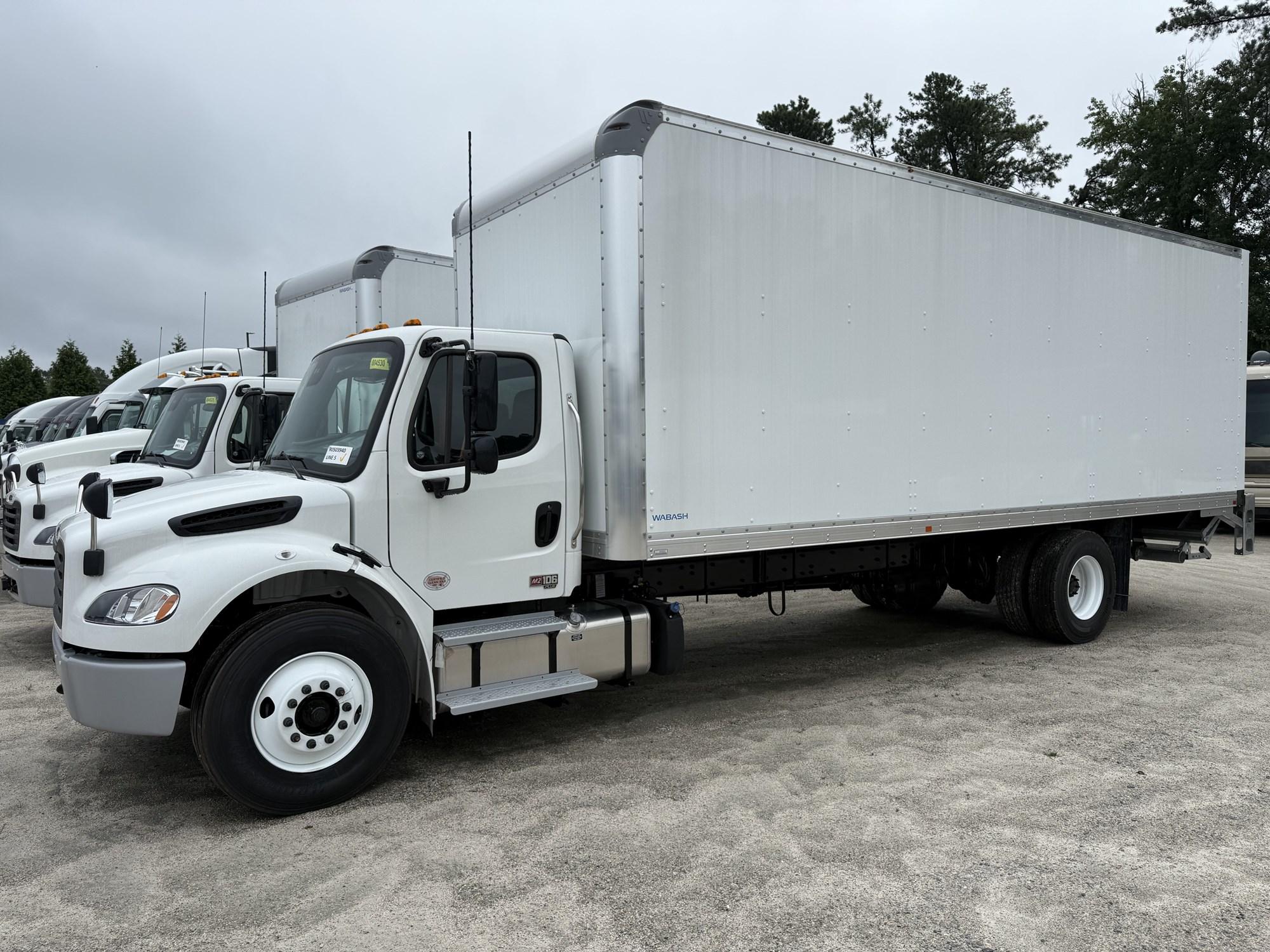 2026 Freightliner M2 106 — photo 2
