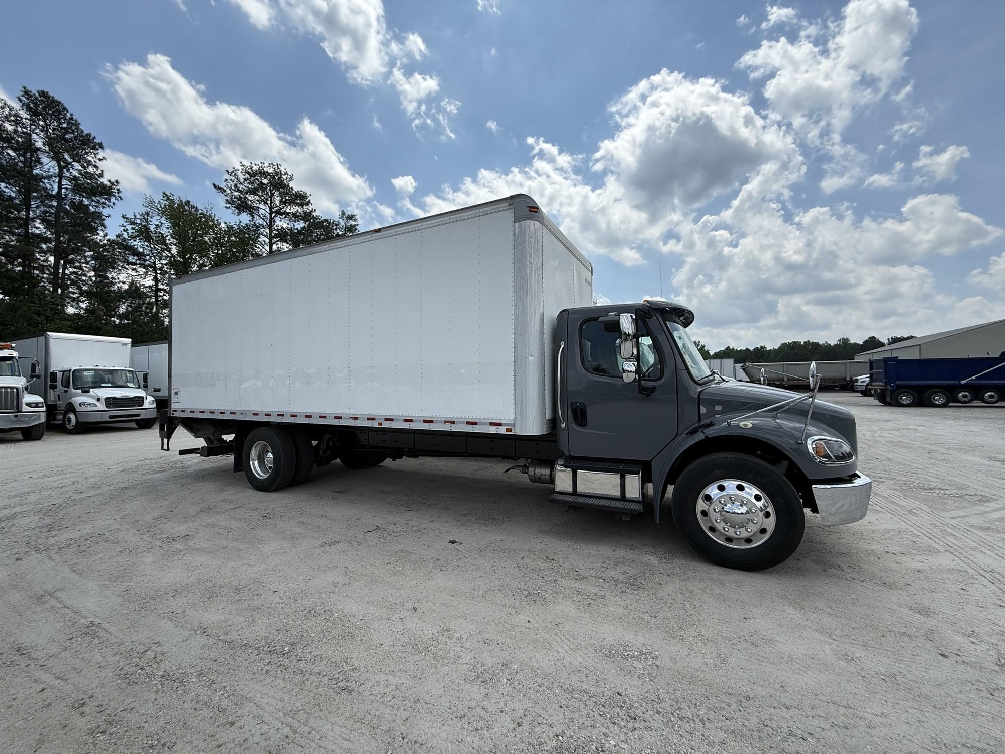 2026 Freightliner M2 106 — photo 3