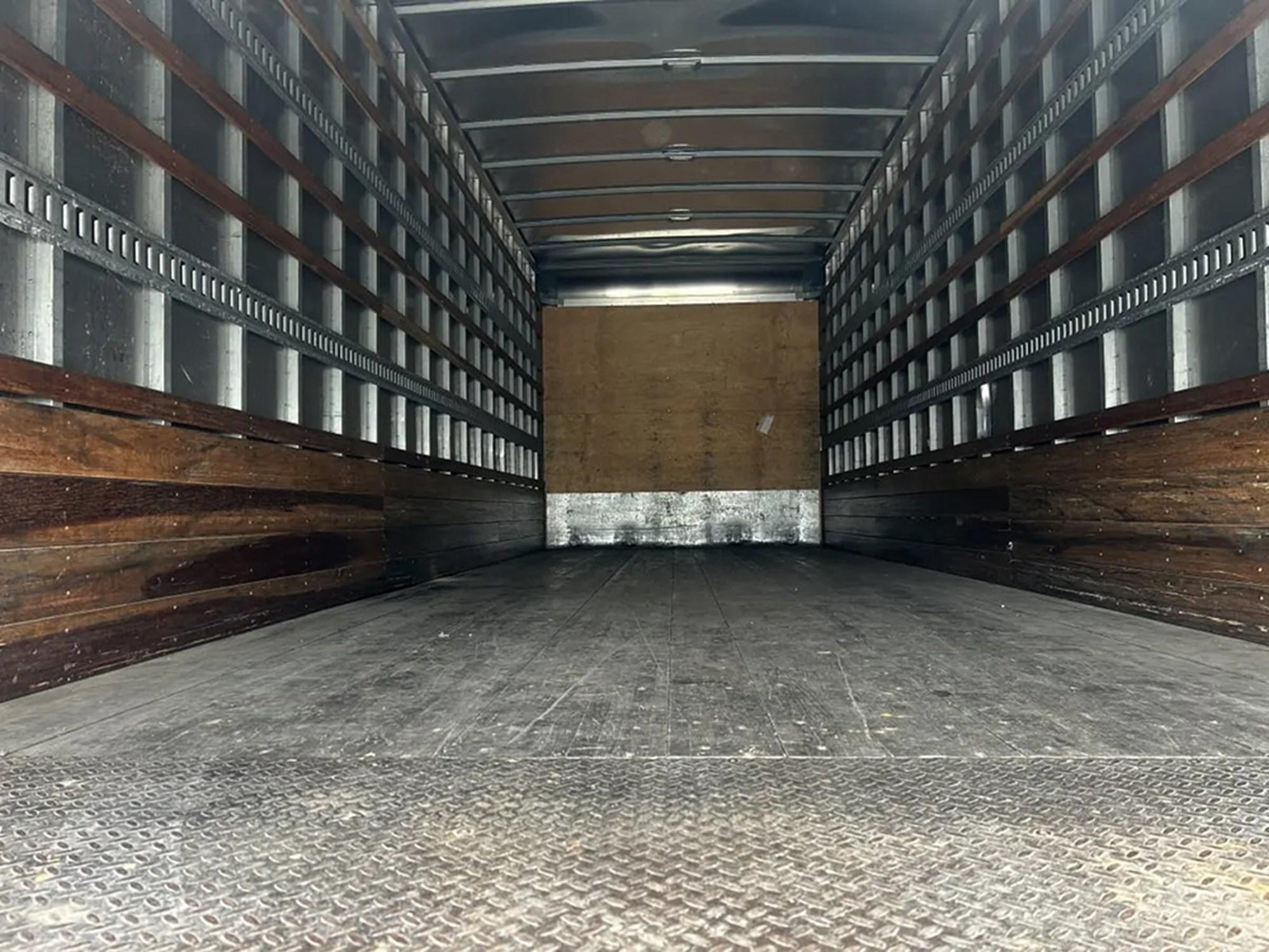 2018 Freightliner eM2 — photo 6