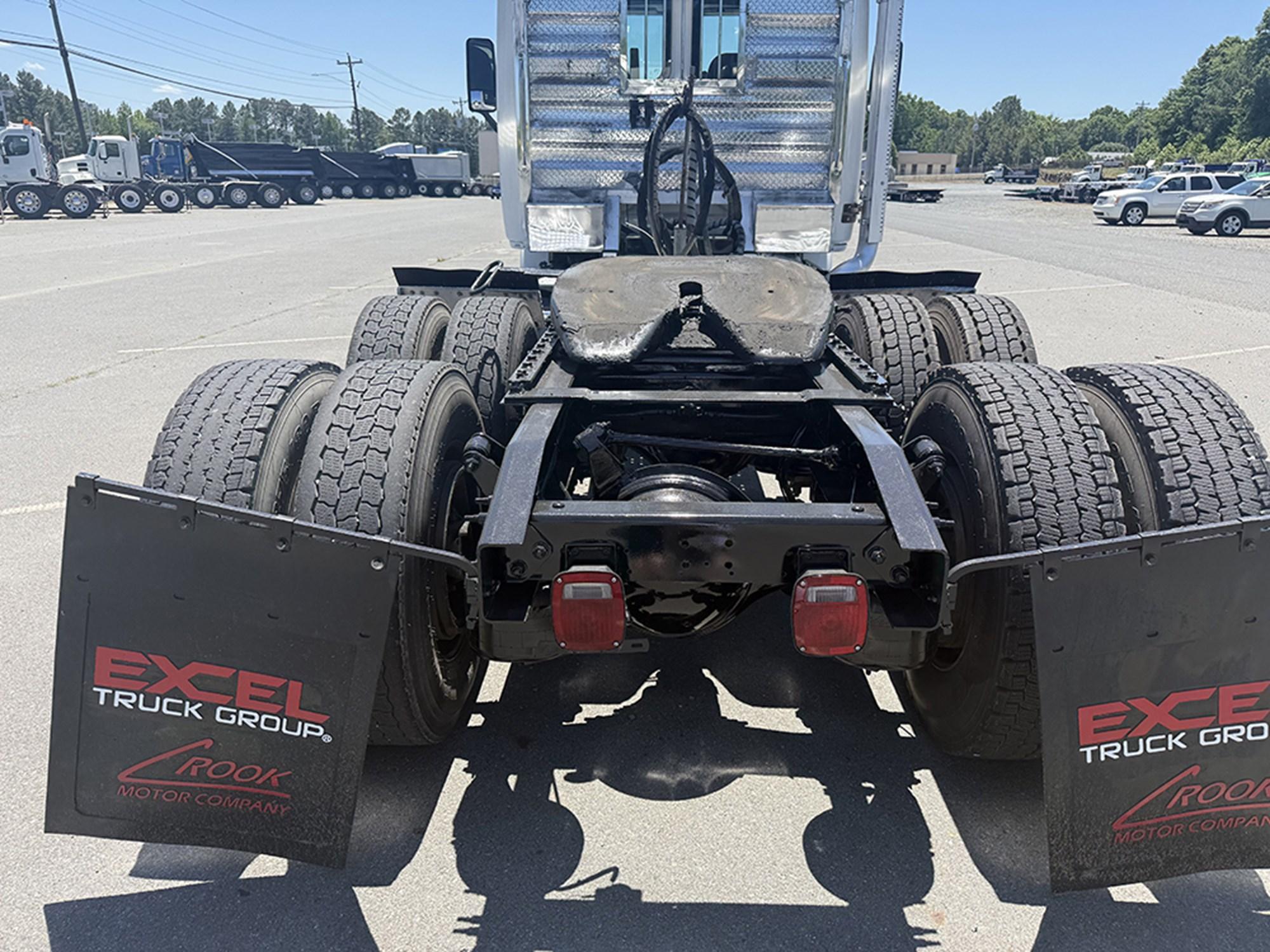 2017 Freightliner Cascadia — photo 5