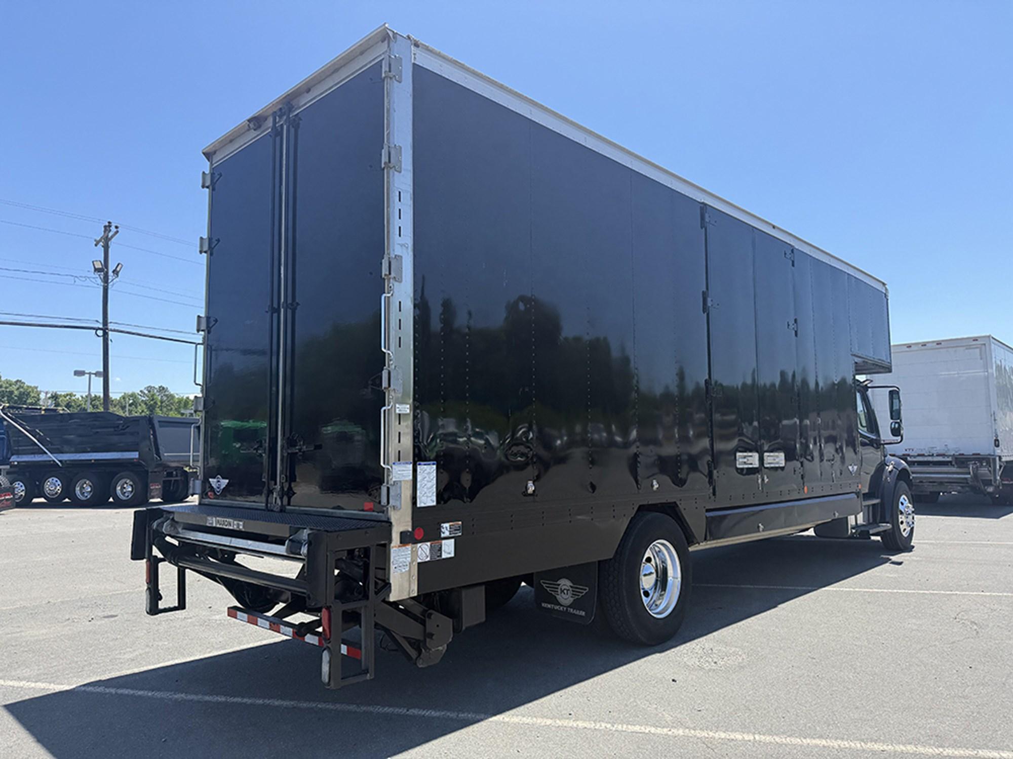 2019 Freightliner eM2 — photo 4