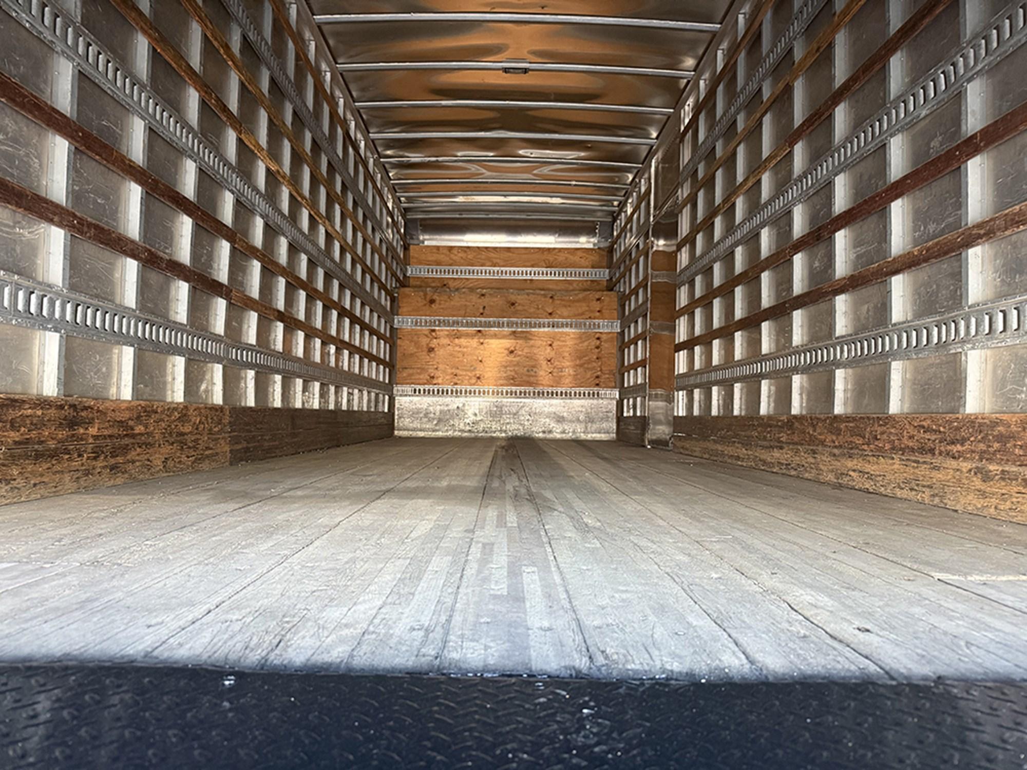 2019 Freightliner eM2 — photo 6