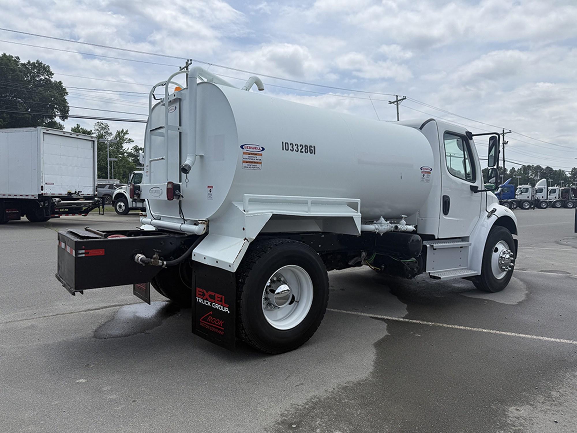 2022 Freightliner eM2 — photo 4