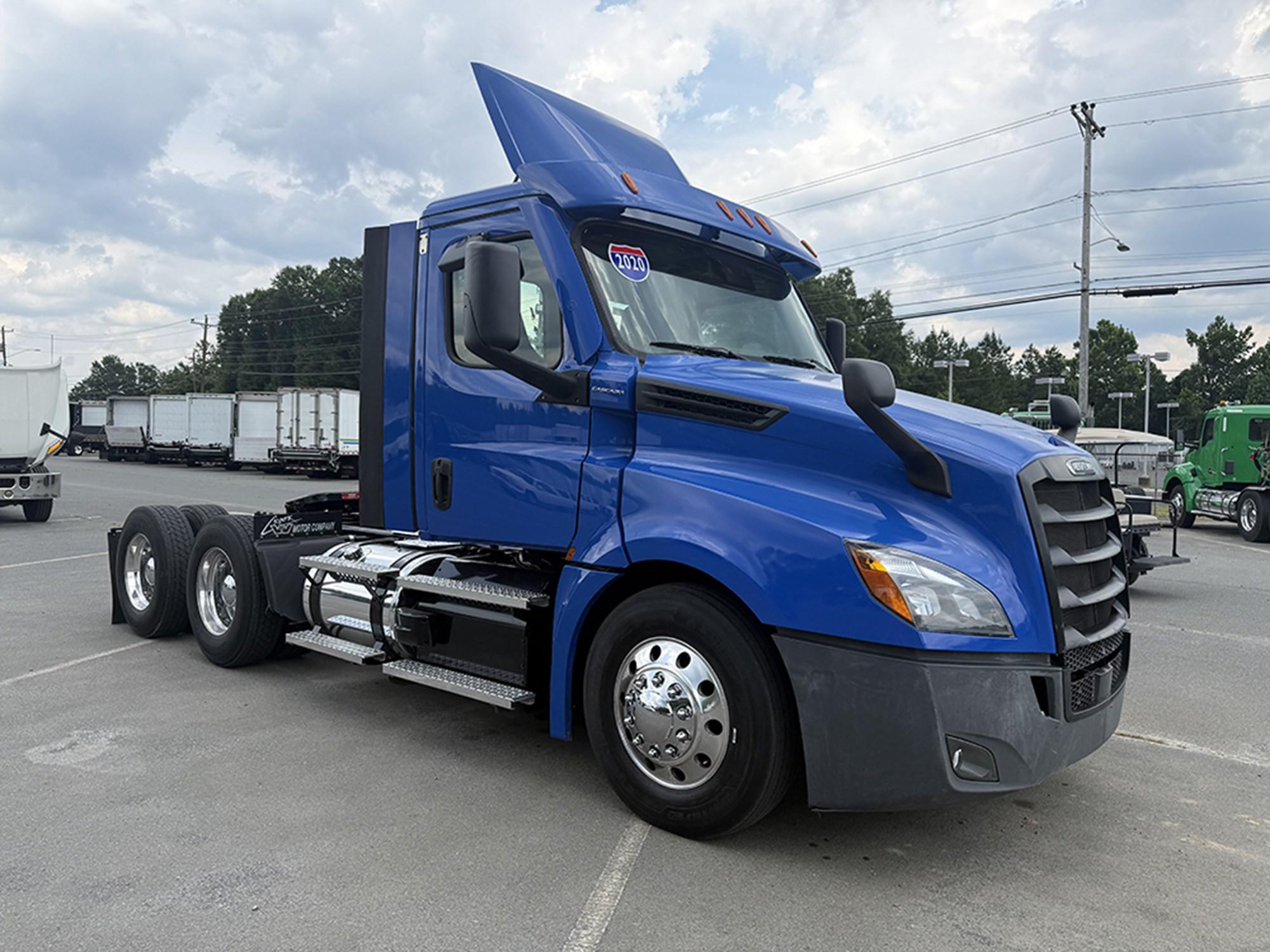 2020 Freightliner Cascadia — photo 2