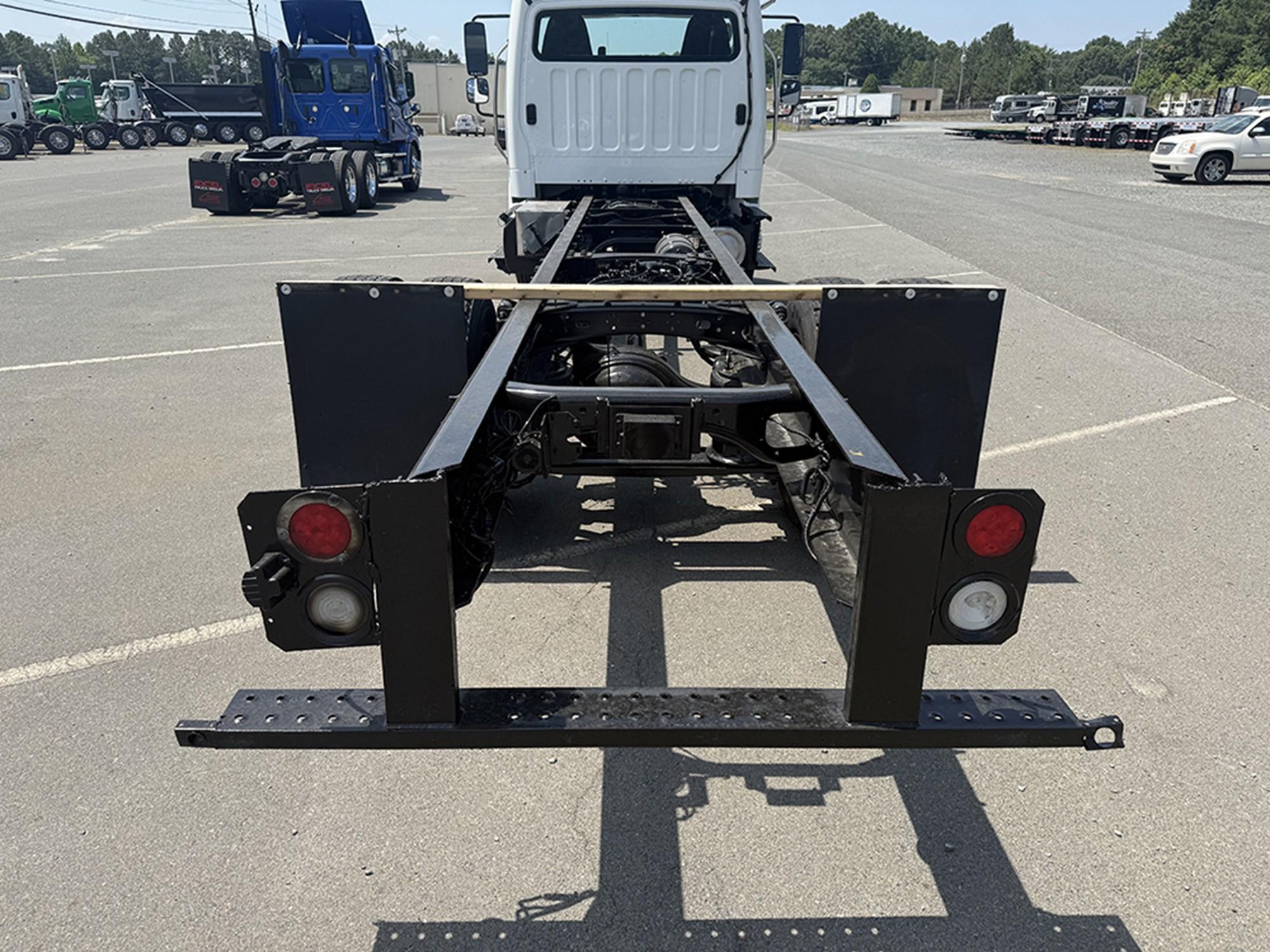 2020 Freightliner eM2 — photo 5