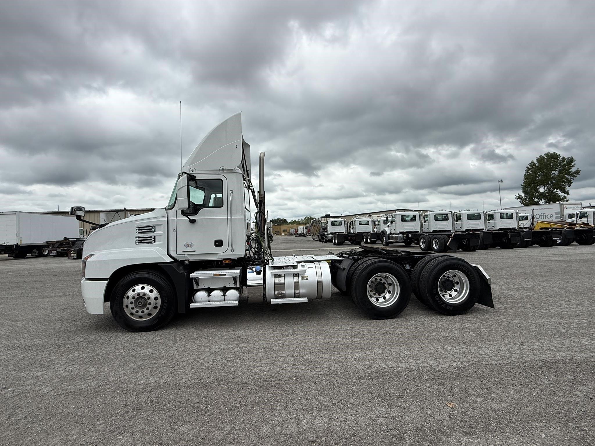 2020 Mack Anthem in Findlay, OH — photo 4