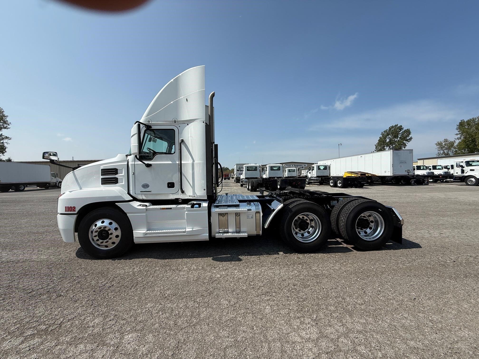 2020 Mack Anthem in Findlay, OH — photo 3