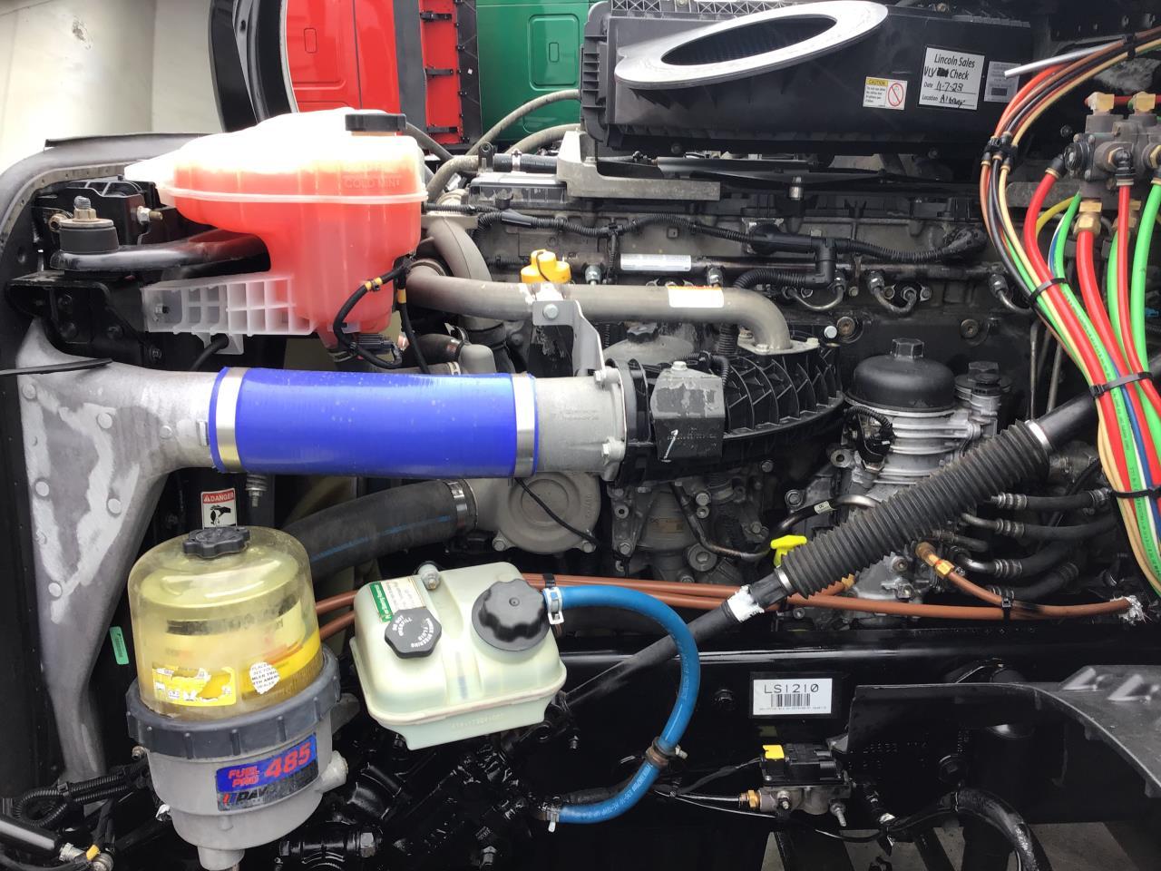 2020 Freightliner Cascadia in Pacific, WA — photo 11