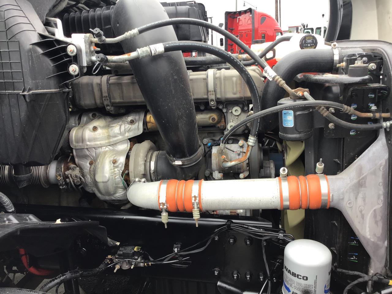 2020 Freightliner Cascadia in Pacific, WA — photo 12