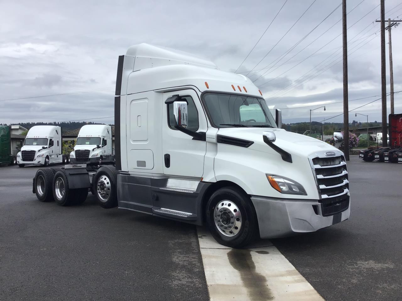 2020 Freightliner Cascadia in Pacific, WA — photo 3