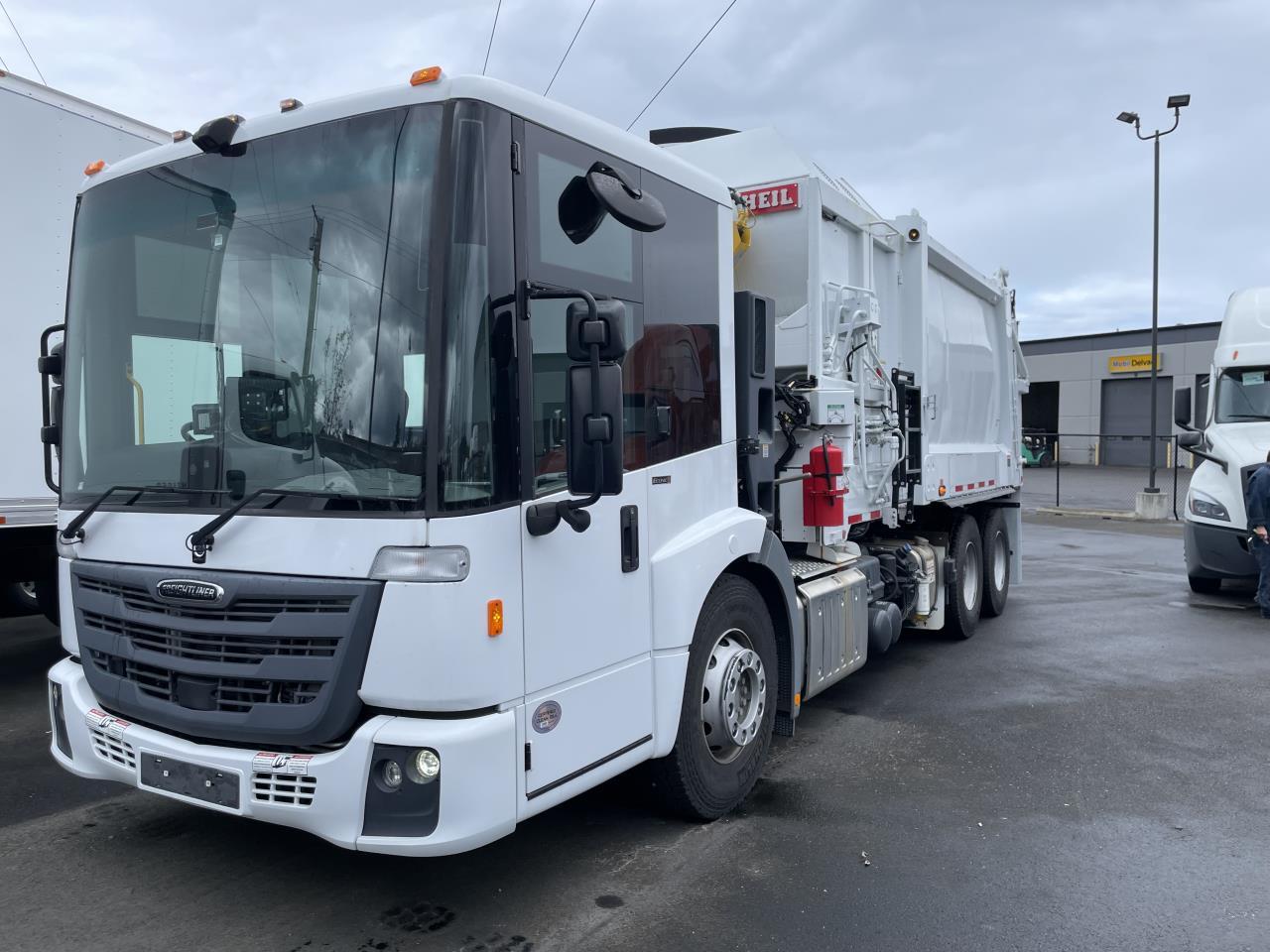 2022 Freightliner in Coburg, OR — photo 3