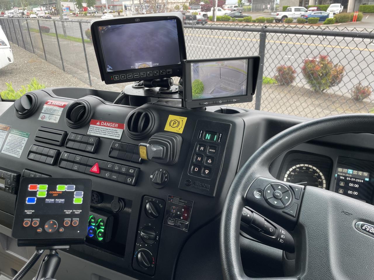2022 Freightliner in Coburg, OR — photo 9