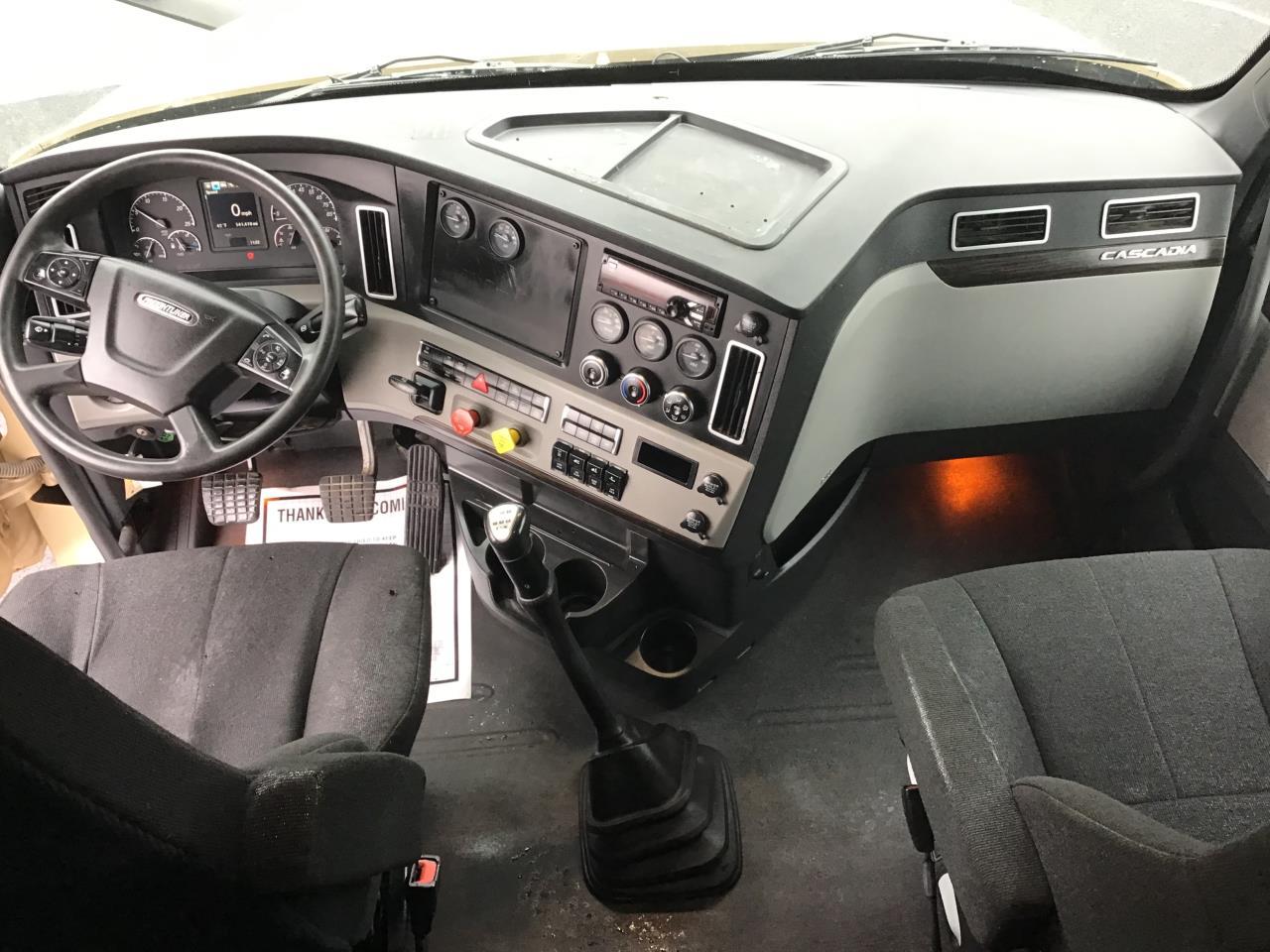 2019 Freightliner Cascadia in Spokane, WA — photo 10
