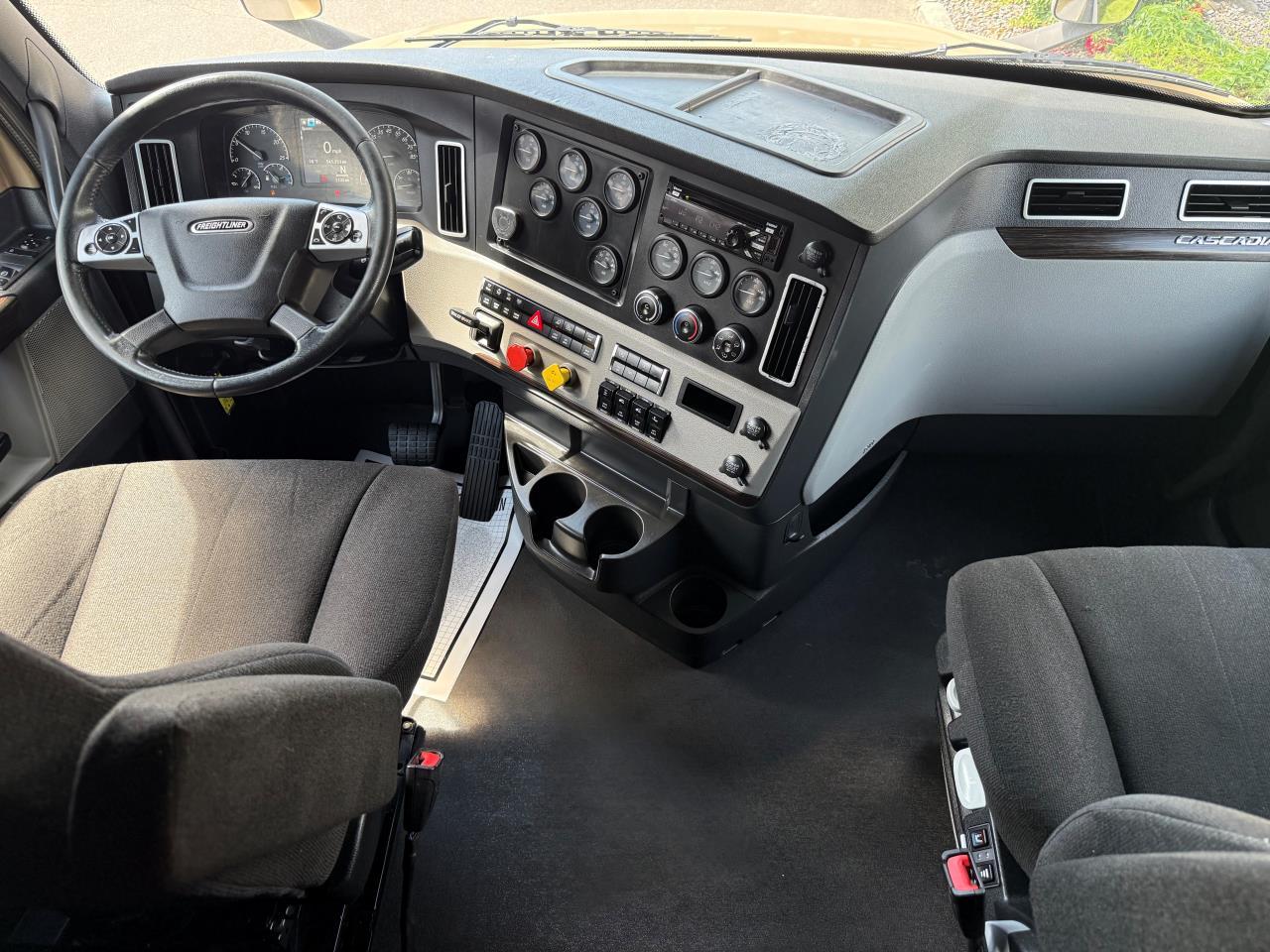 2021 Freightliner Cascadia in Nampa, ID — photo 9