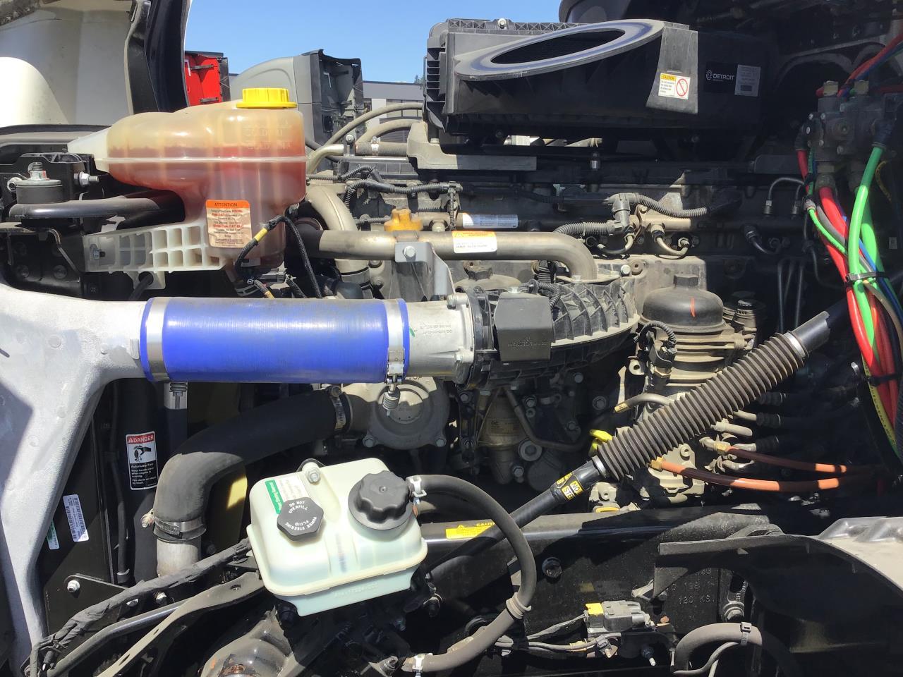 2021 Freightliner Cascadia in Pacific, WA — photo 11