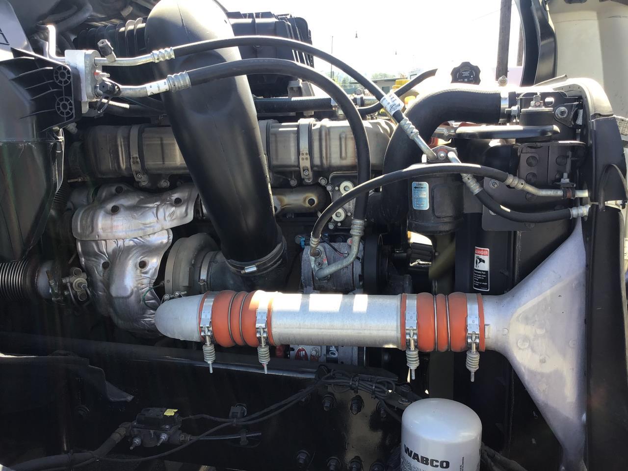 2021 Freightliner Cascadia in Pacific, WA — photo 12