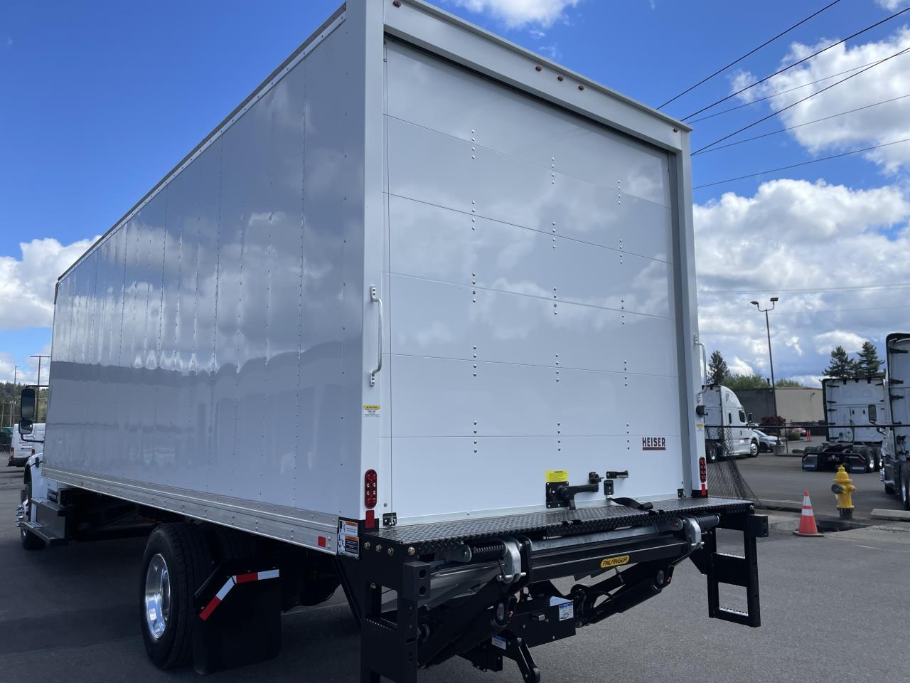 2024 Freightliner eM2 in Pacific, WA — photo 5