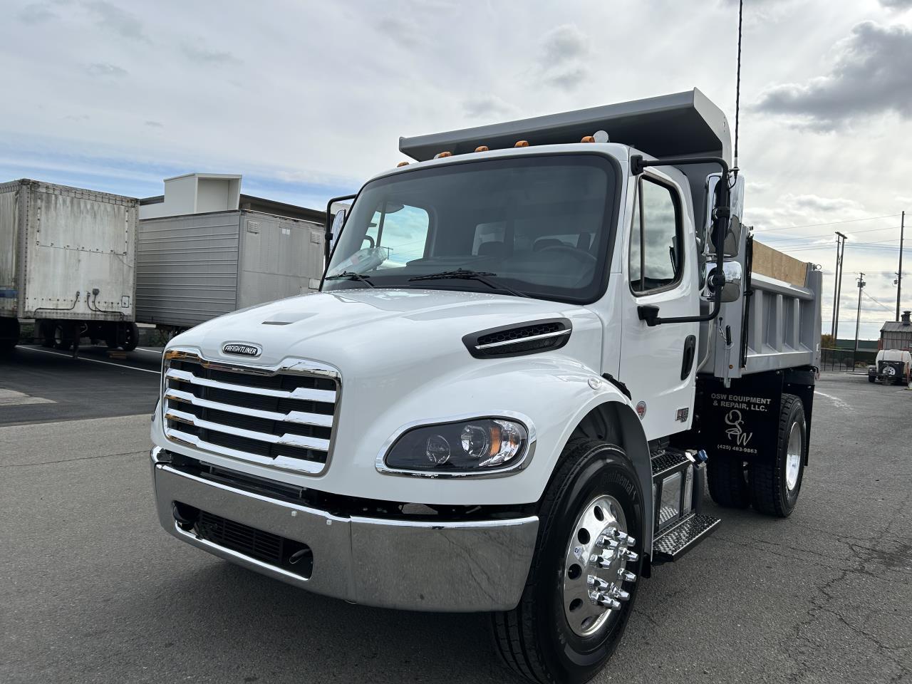 2025 Freightliner M2 106