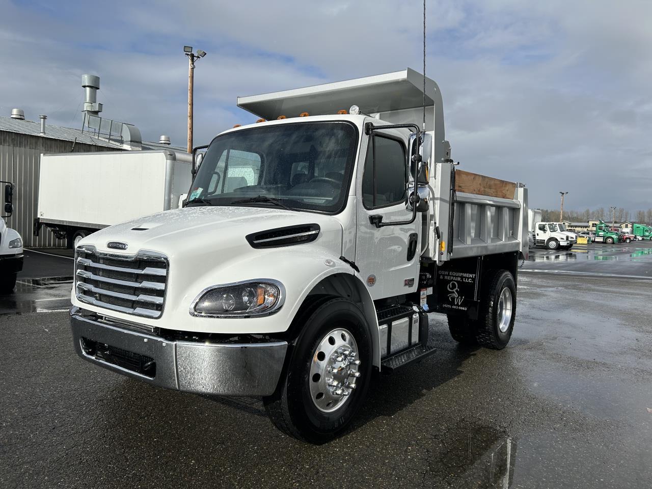 2025 Freightliner M2 106