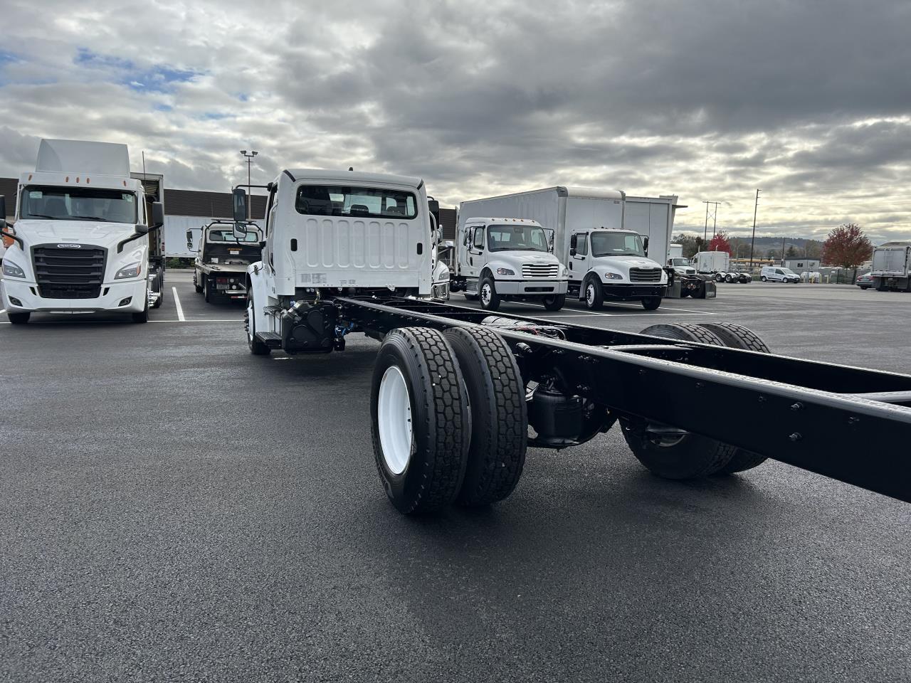 2025 Freightliner M2 106 in Mount Vernon, WA — photo 2