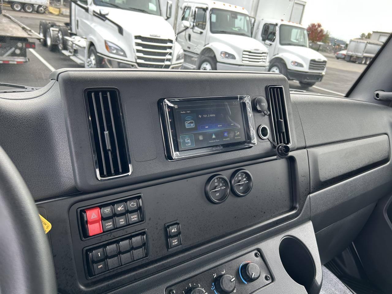 2025 Freightliner M2 106 in Mount Vernon, WA — photo 7