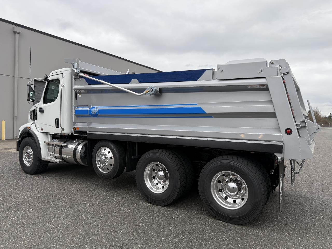 2025 Western Star 47X in Coburg, OR — photo 3