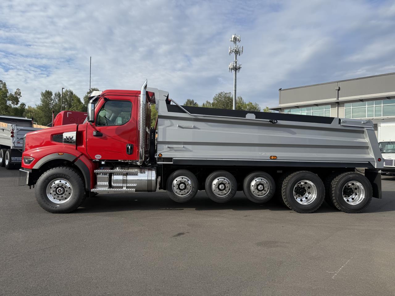 2025 Western Star 49X in Coburg, OR — photo 4