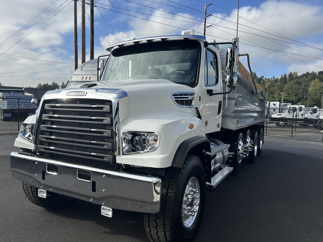 2026 Freightliner 114SD in Olympia, WA — photo 3