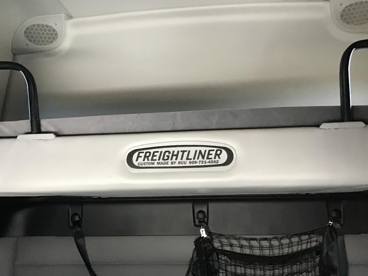 2021 Freightliner Cascadia in Pacific, WA — photo 9
