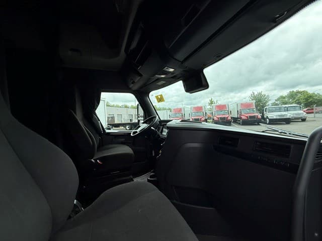 2024 Freightliner Cascadia in Ridgefield, WA — photo 7