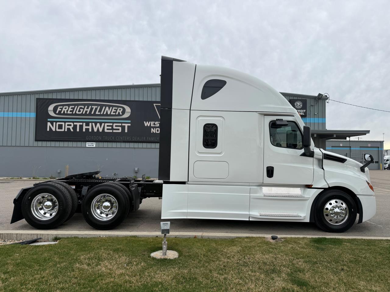 2027 Freightliner Cascadia in Nampa, ID — photo 5