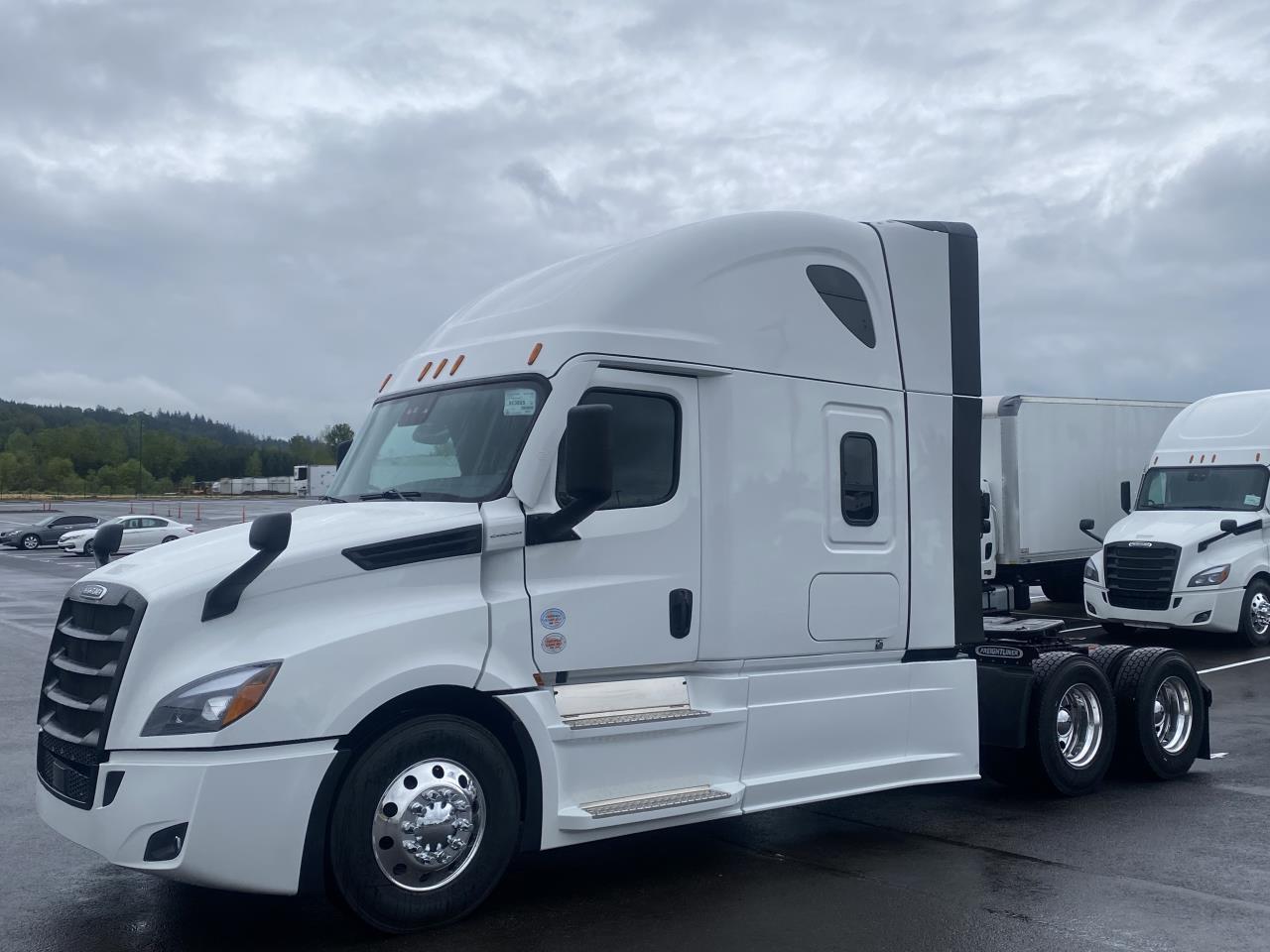 2027 Freightliner Cascadia in Albany, OR — photo 2