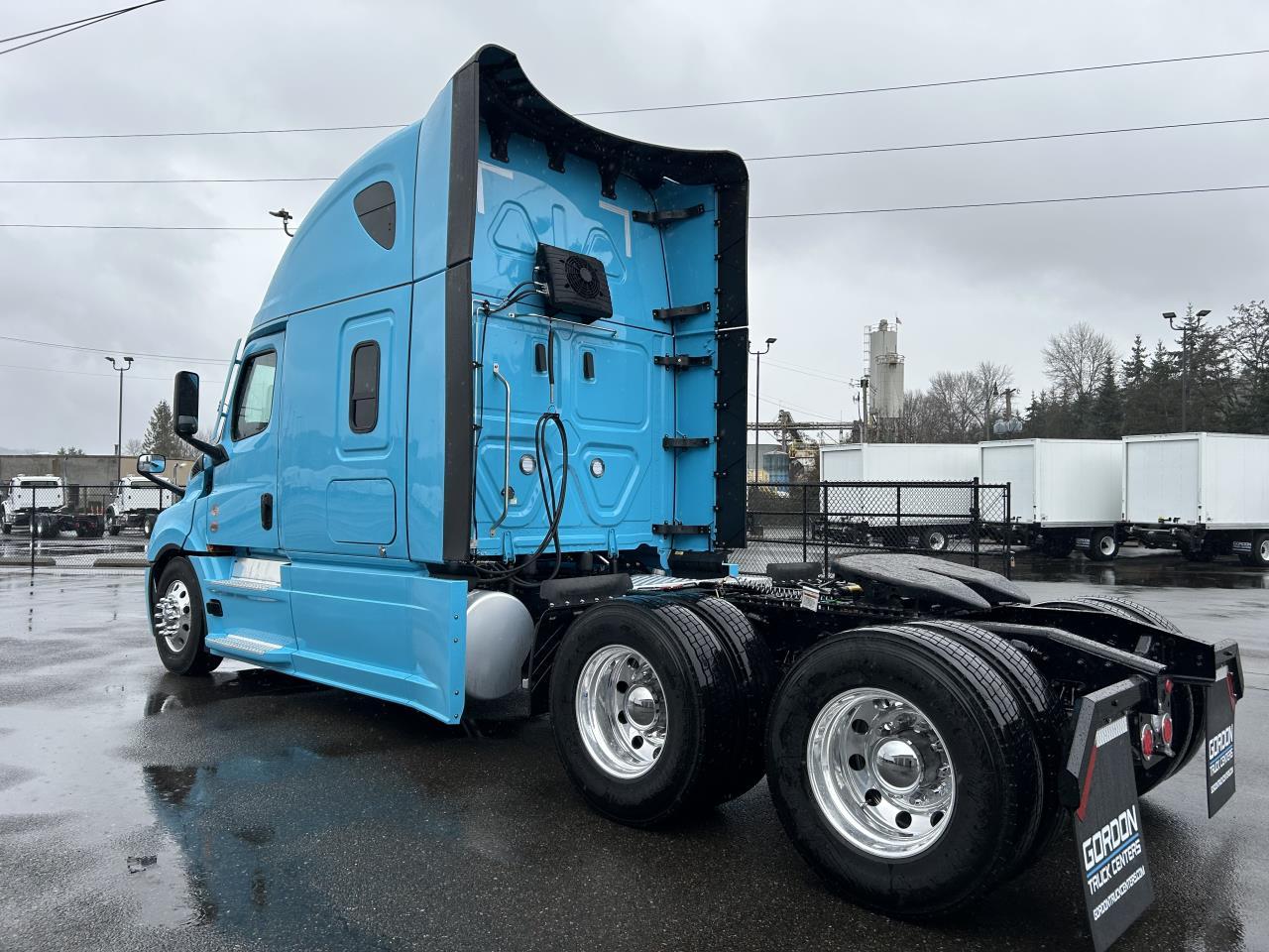 2027 Freightliner in Pacific, WA — photo 2