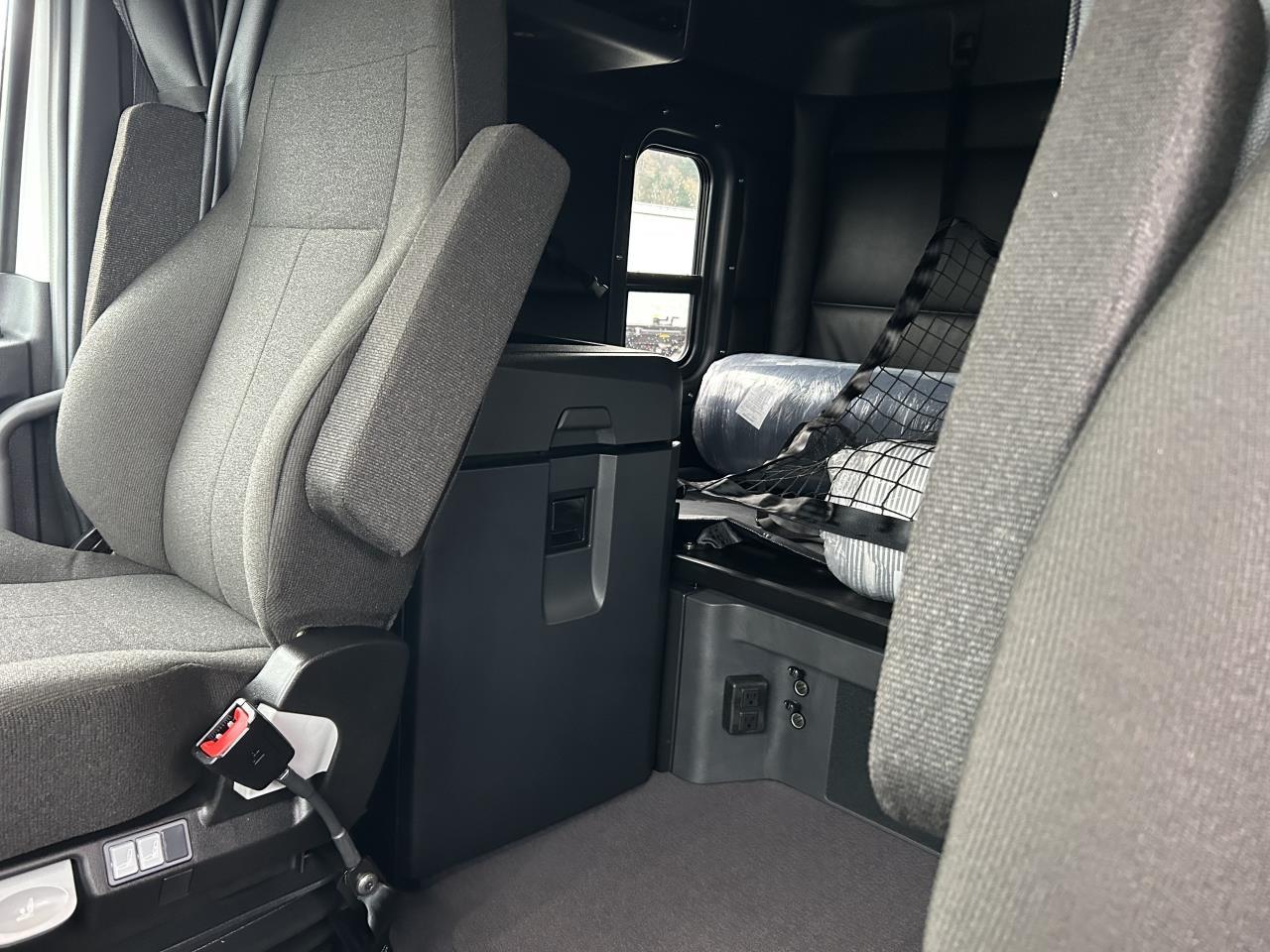 2027 Freightliner Cascadia in Pacific, WA — photo 8