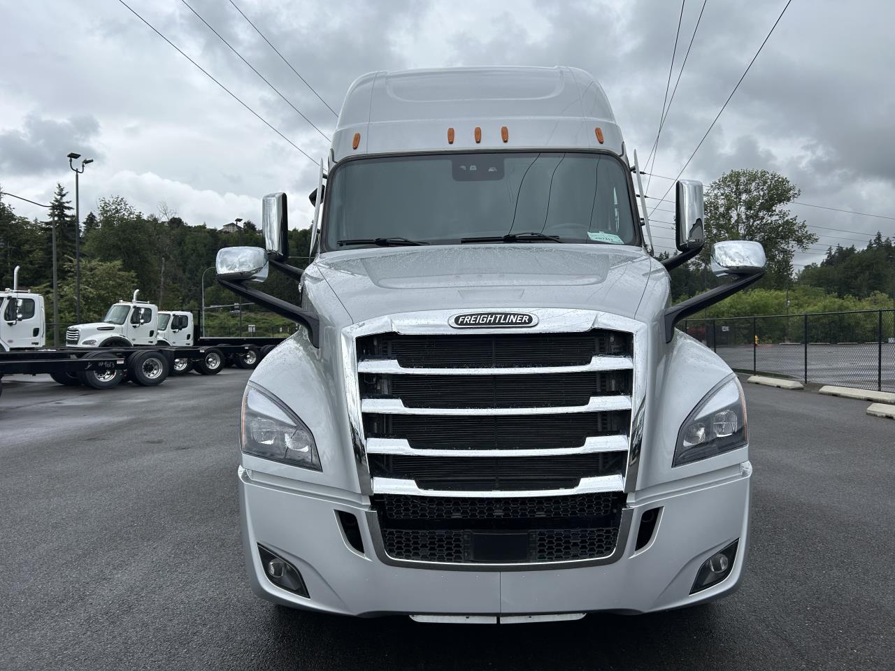 2027 Freightliner Cascadia in Pacific, WA — photo 2