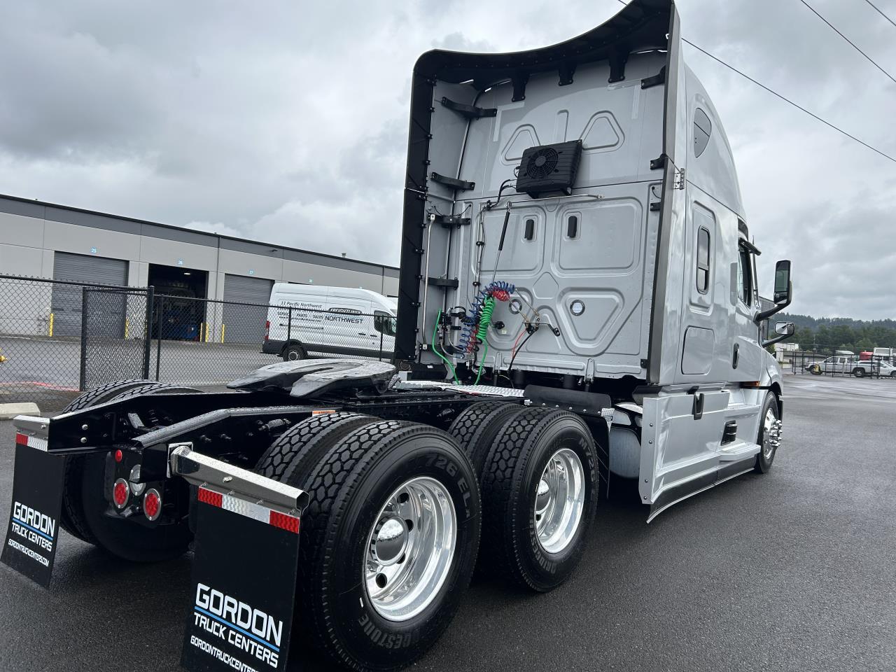 2027 Freightliner Cascadia in Pacific, WA — photo 6