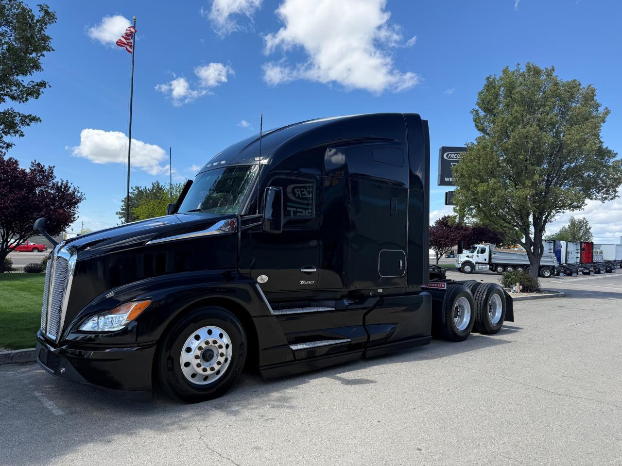 2023 Kenworth T680