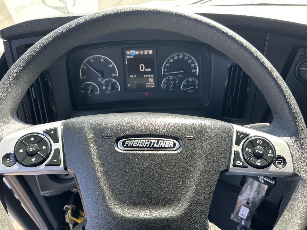 2027 Freightliner in Pacific, WA — photo 10