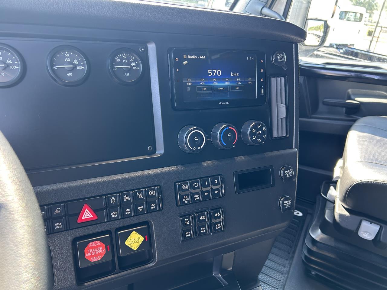 2027 Freightliner in Pacific, WA — photo 9