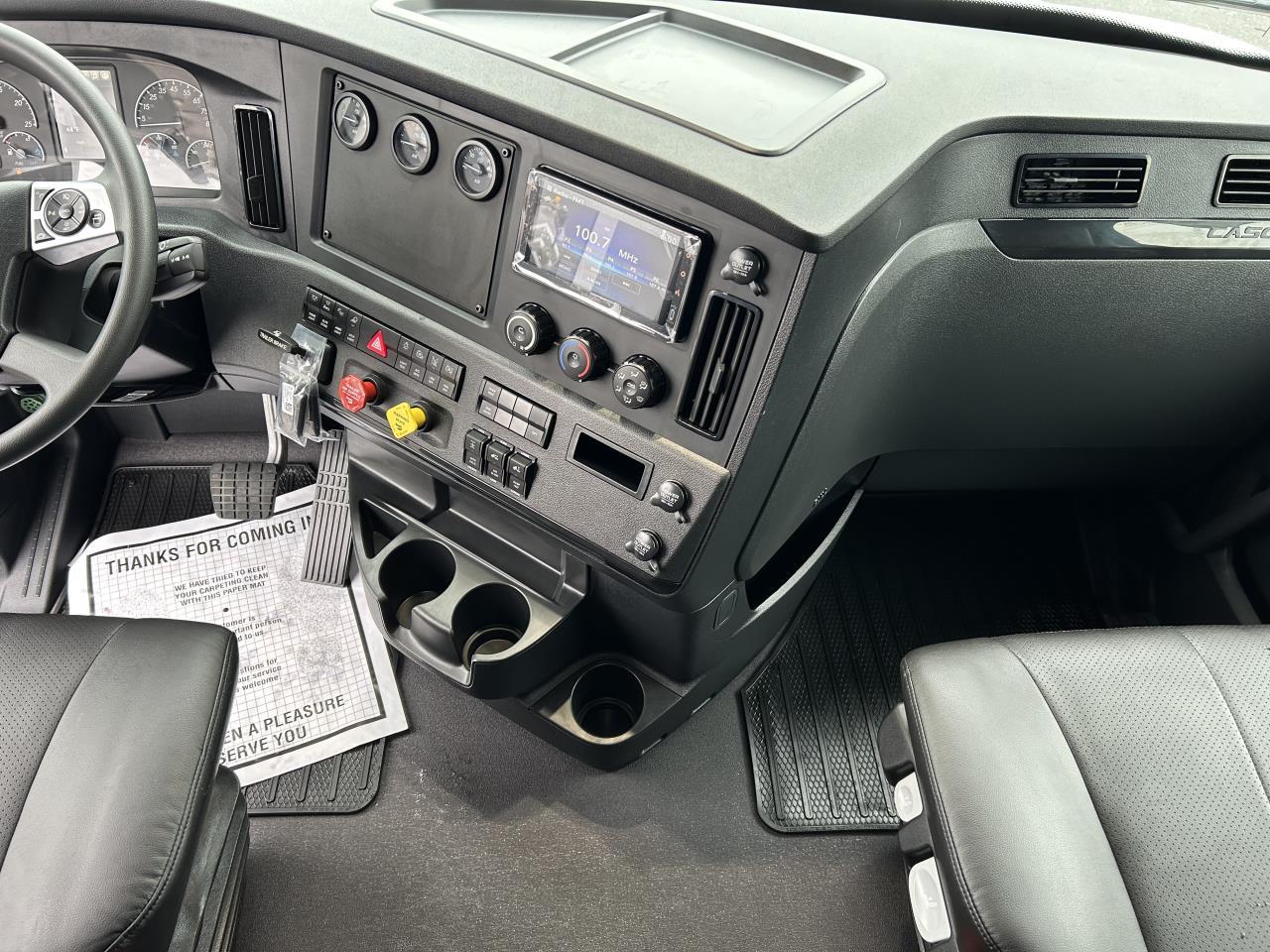 2027 Freightliner Cascadia in Mount Vernon, WA — photo 9