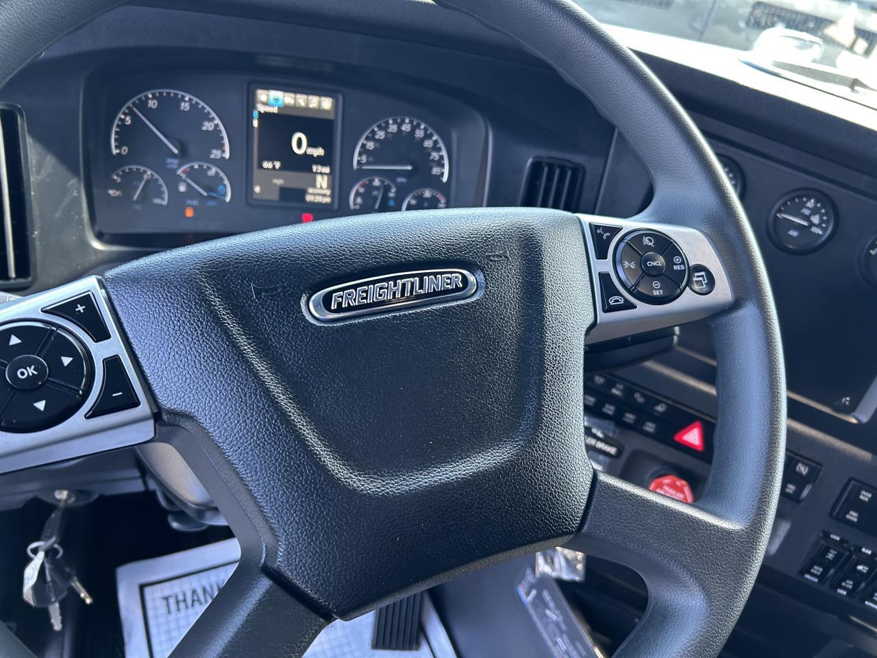 2027 Freightliner Cascadia in Medford, OR — photo 10