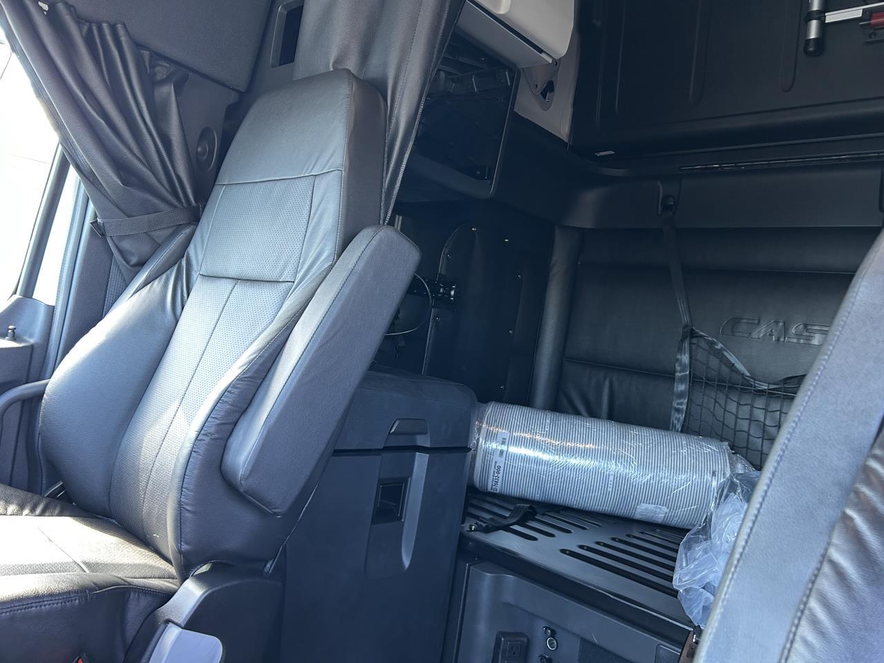 2027 Freightliner Cascadia in Medford, OR — photo 8