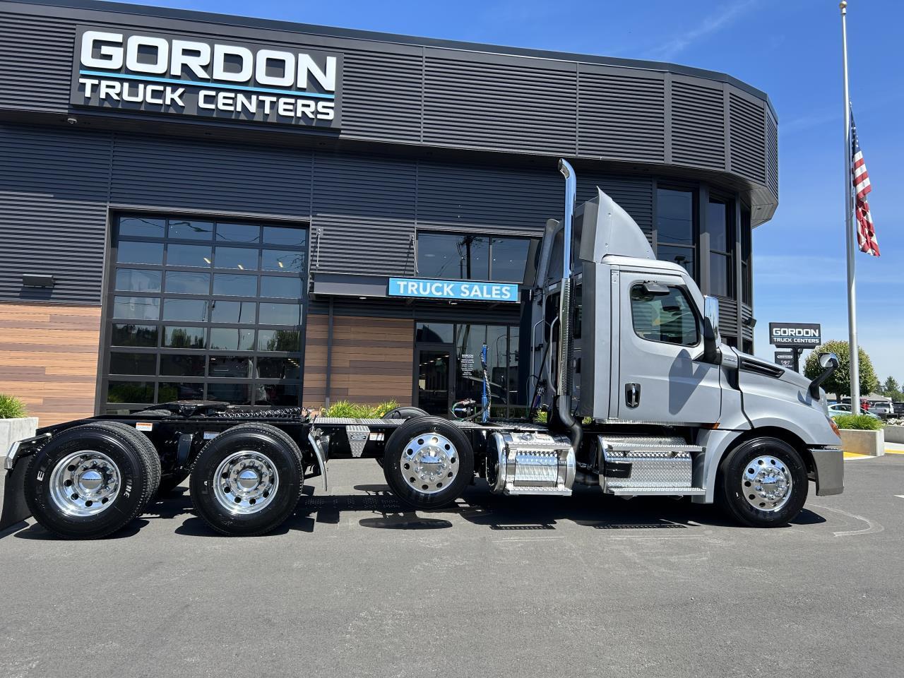2027 Freightliner Cascadia in Pacific, WA — photo 6