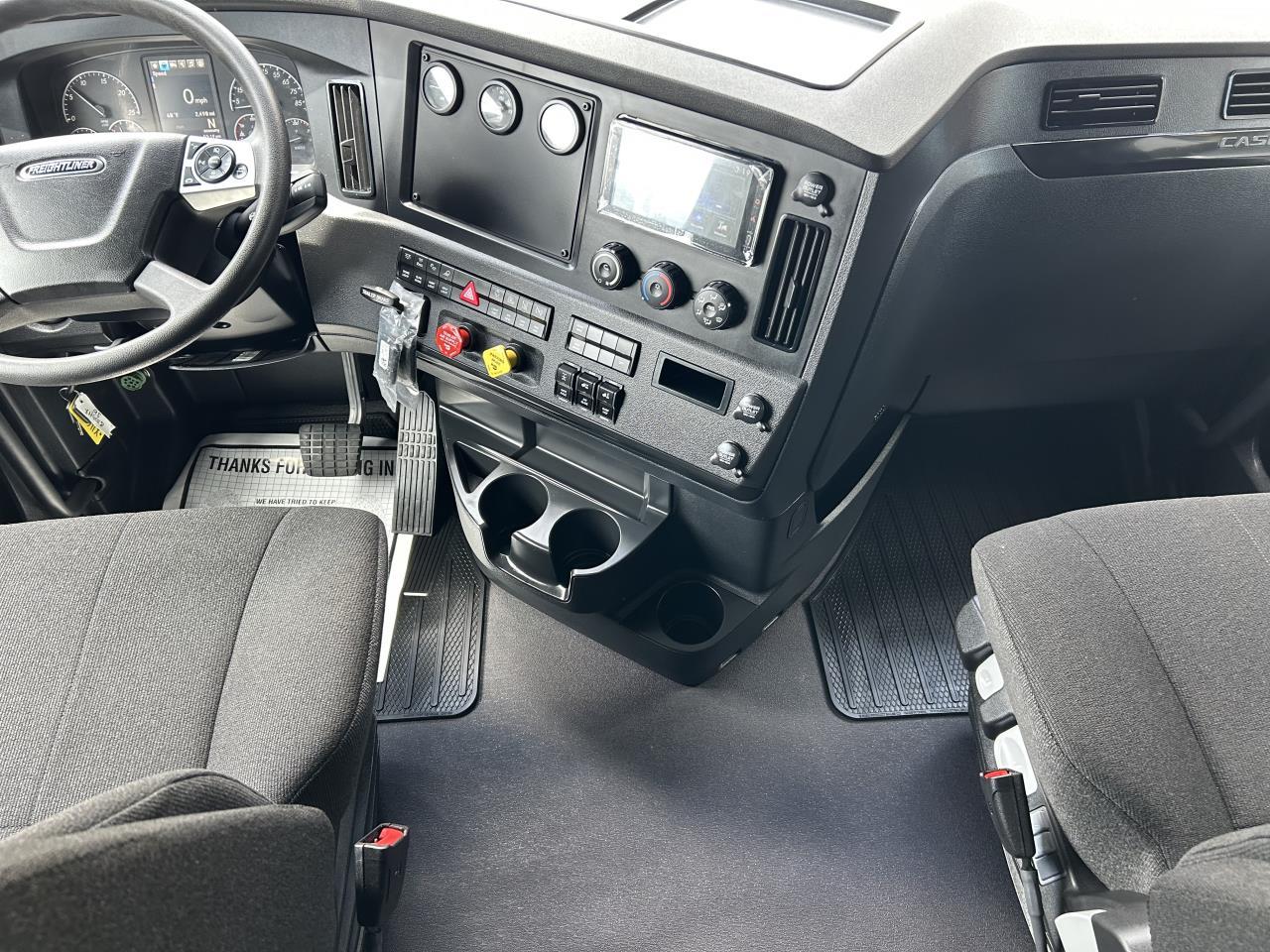 2027 Freightliner Cascadia in Pacific, WA — photo 10